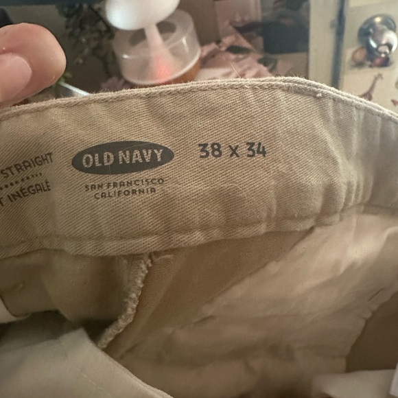 Old navy Khaki pants. Mens size 38x34length. Good condition. Not ironed in pic. - Picture 3 of 3